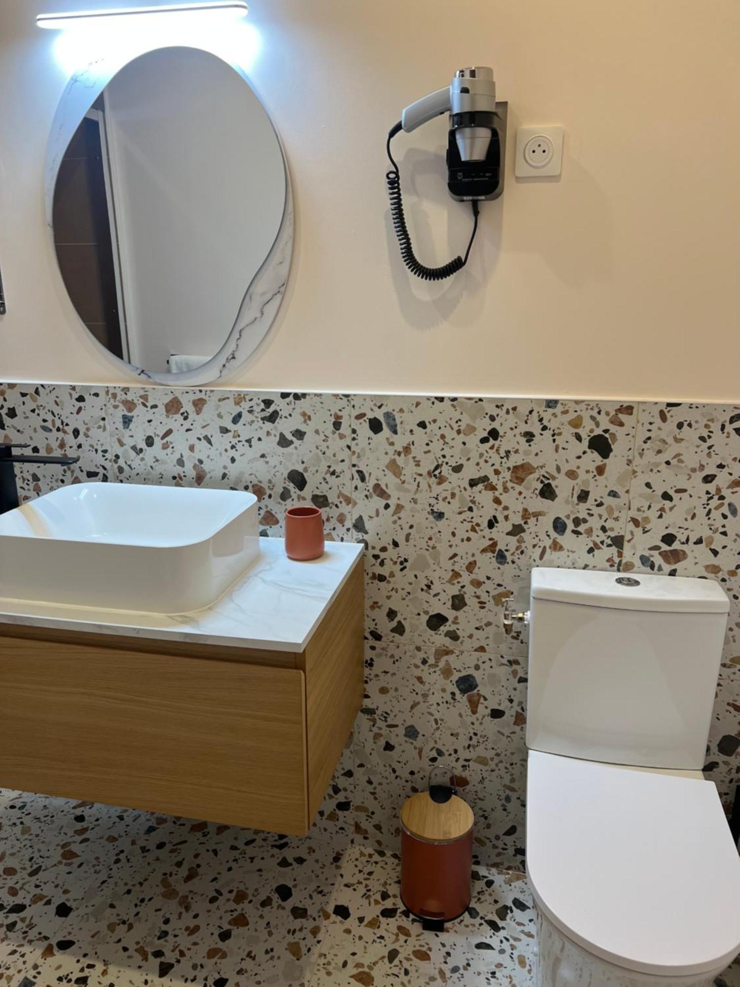 Hotel Restaurant Les Paquebots Port Vendres Phòng bức ảnh